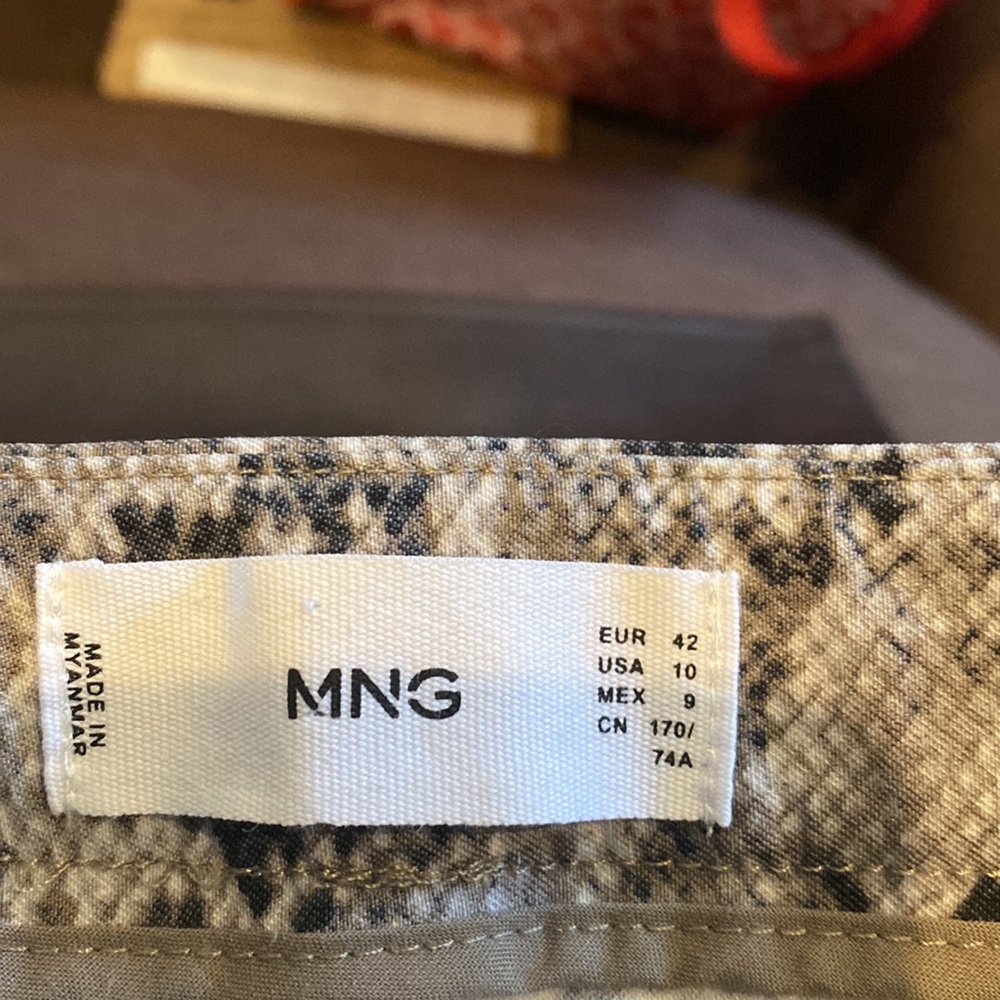 Snake skin printed pants Size 10 - Picture 3 of 3